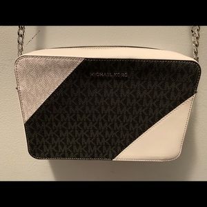 Michael kors crossbody